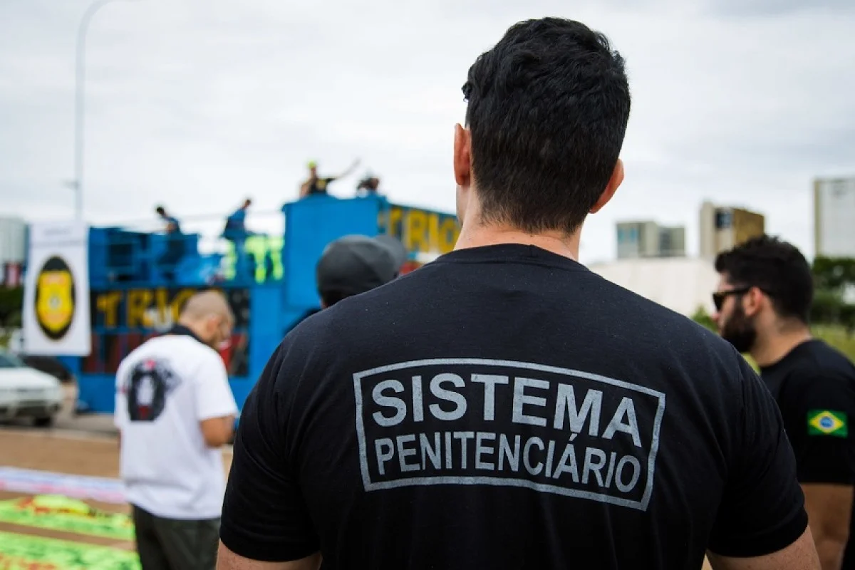 Imagem da matéria: MPT investiga assédio moral contra policiais penais em cadeia no interior