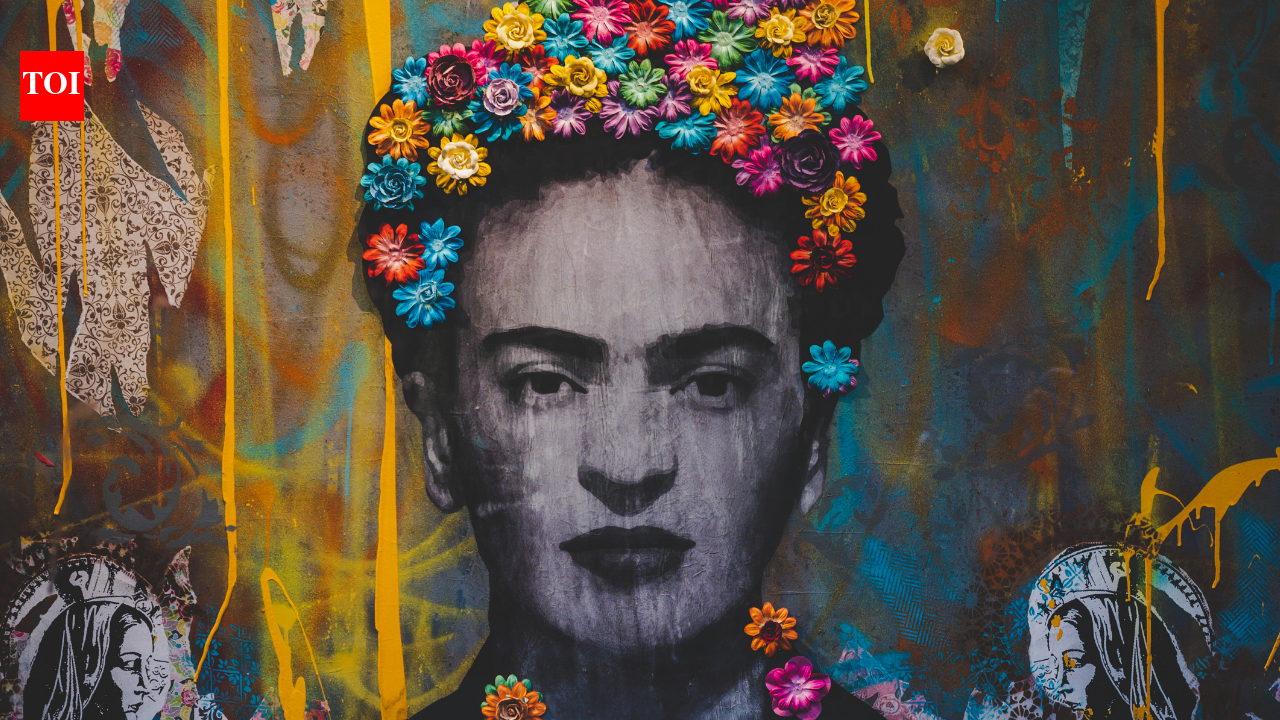 Citação do dia de Frida Kahlo: "Nada vale mais que a risada.", "Rir é força e se entregar, ser leve.", "A tragédia é a coisa mais ridícula."