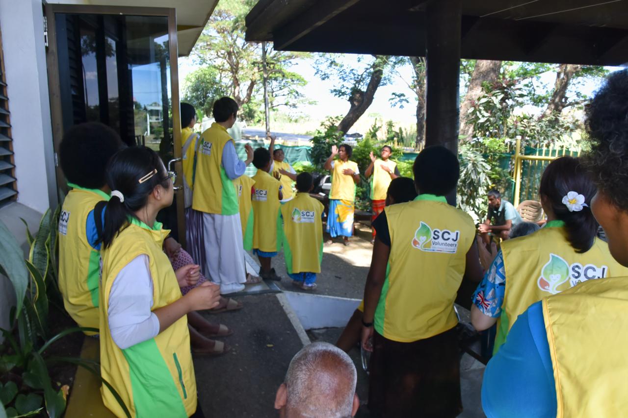 Voluntários da Shincheonji trazem alegria e companheirismo aos idosos residentes no Golden Age Home de Lautoka