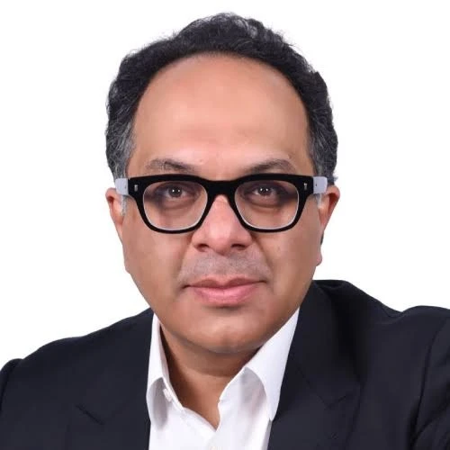 O embaixador saudita no Líbano elogia os esforços do governo na preservação das instituições estatais