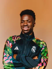 Craques do Real Madrid estrelam collab inédita da Farm com o time espanhol