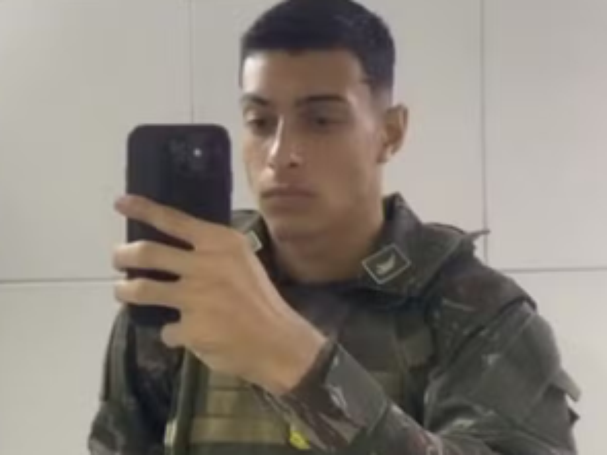 Soldado que fugiu de quartel com fuzil no Recife se entrega à polícia sem armamento
