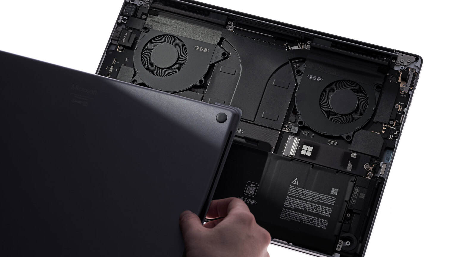 Microsoft lança novo notebook Surface com foco em IA e alto desempenho