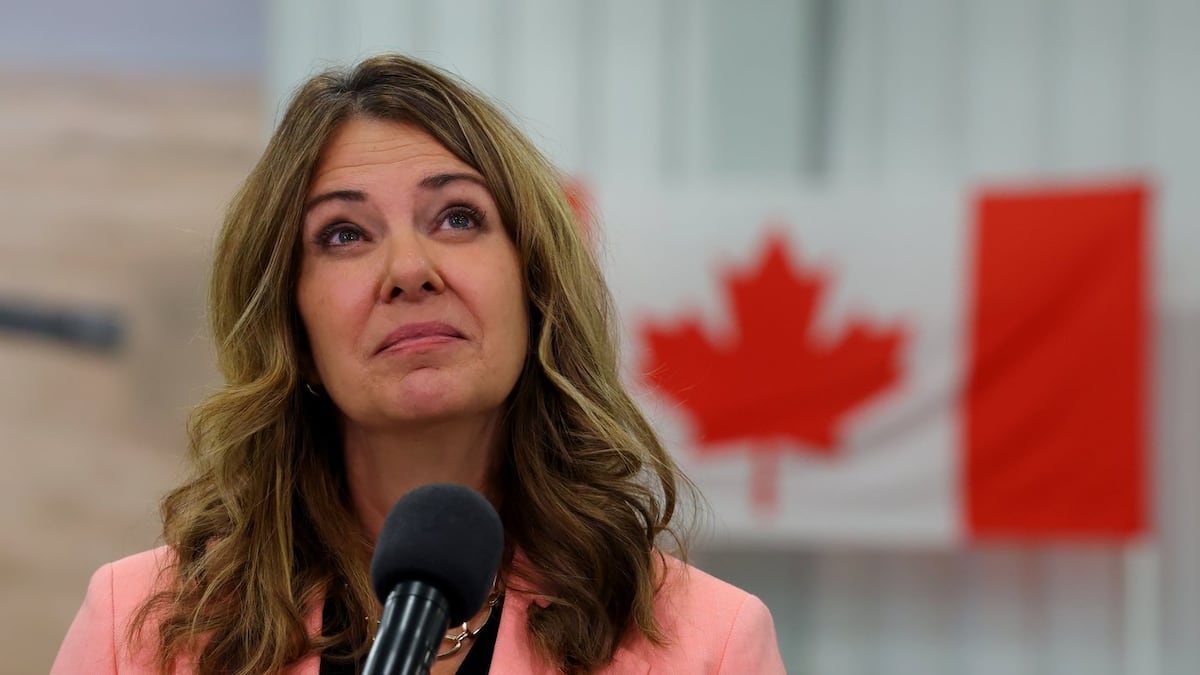 Alberta’s Smith casts vote to stay in Canada, urges support for other 9 questions