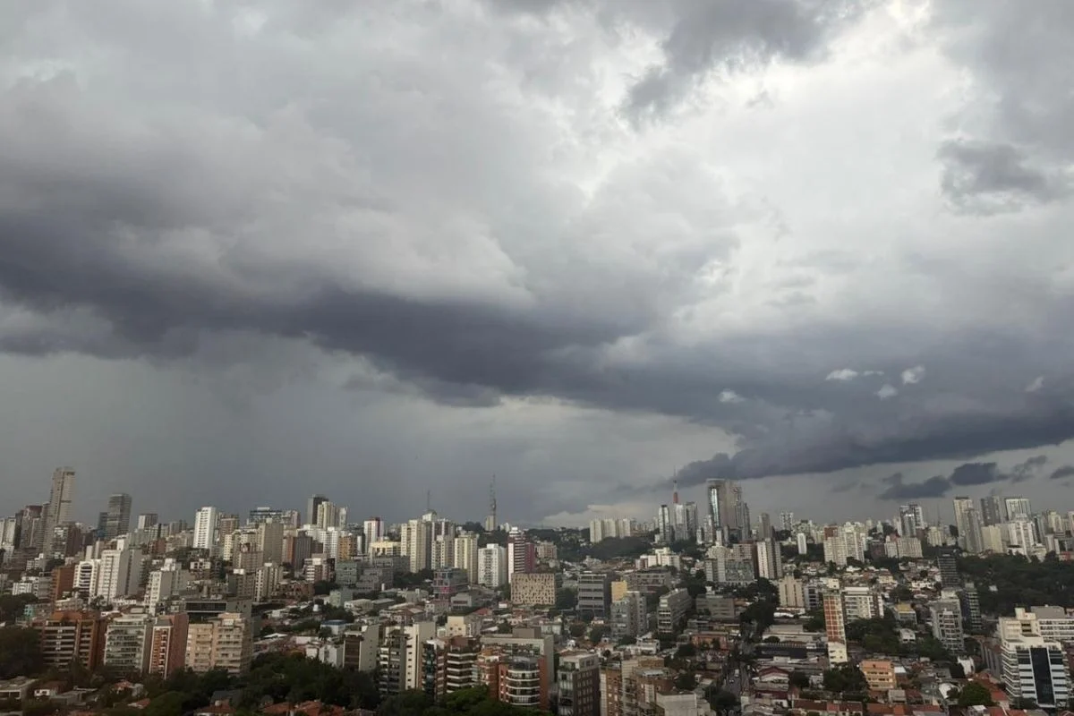 Clima: ciclone extratropical coloca Sul e Sudeste em alerta para temporais