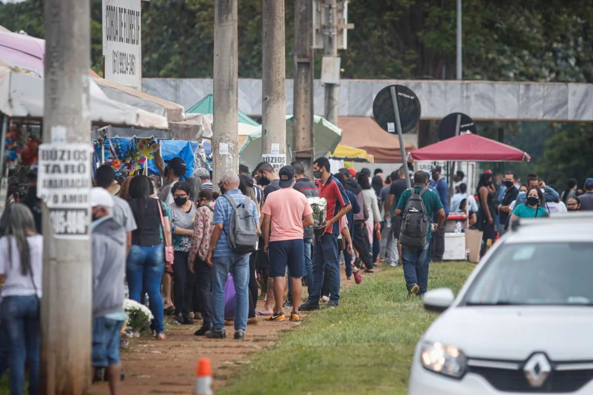 Dia de Finados: GDF abre edital para ambulantes em cemitério na Asa Sul
