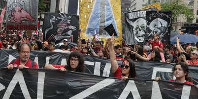Militantes, simpatizantes e apoiadores do presidente da Rep&uacute;blica, Luiz In&aacute;cio Lula da Silva (PT), participam de um ato pol&iacute;tico em apoio &agrave; sua reelei&ccedil;&atilde;o na Avenida Paulista, na cidade de S&atilde;o Paulo (SP), neste domingo, 11 de outubro de 2026 Foto: RAUL LUCIANO/ATO PRESS/ESTAD&Atilde;O CONTE&Uacute;DO