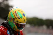 Lewis Hamilton ganha boné exclusivo da Ferrari para etapa brasileira