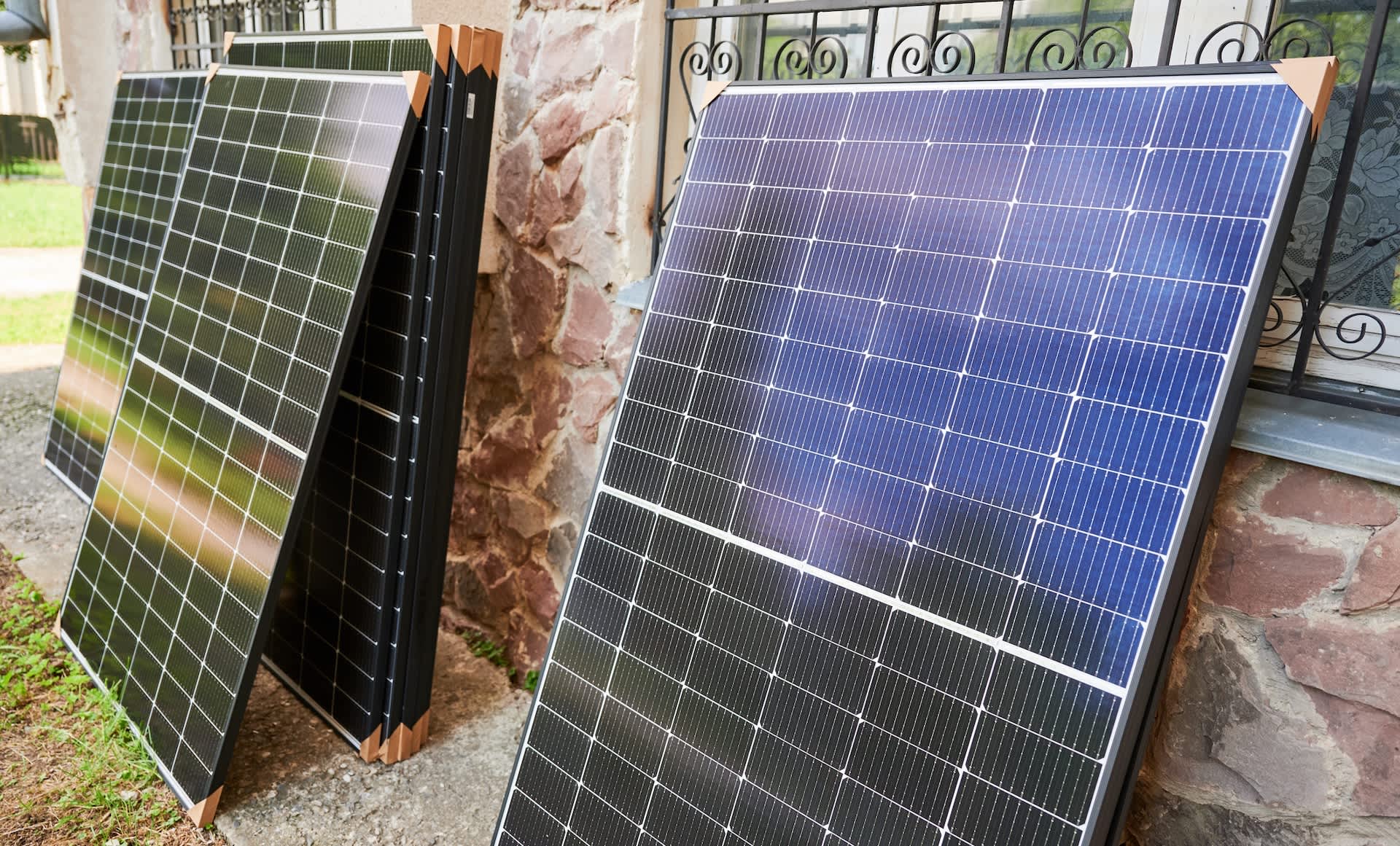 Um morador do Reino Unido queria contas de utilidade mais baixas na aposentadoria e acabou optando por energia solar e bateria antes de uma bomba de calor.