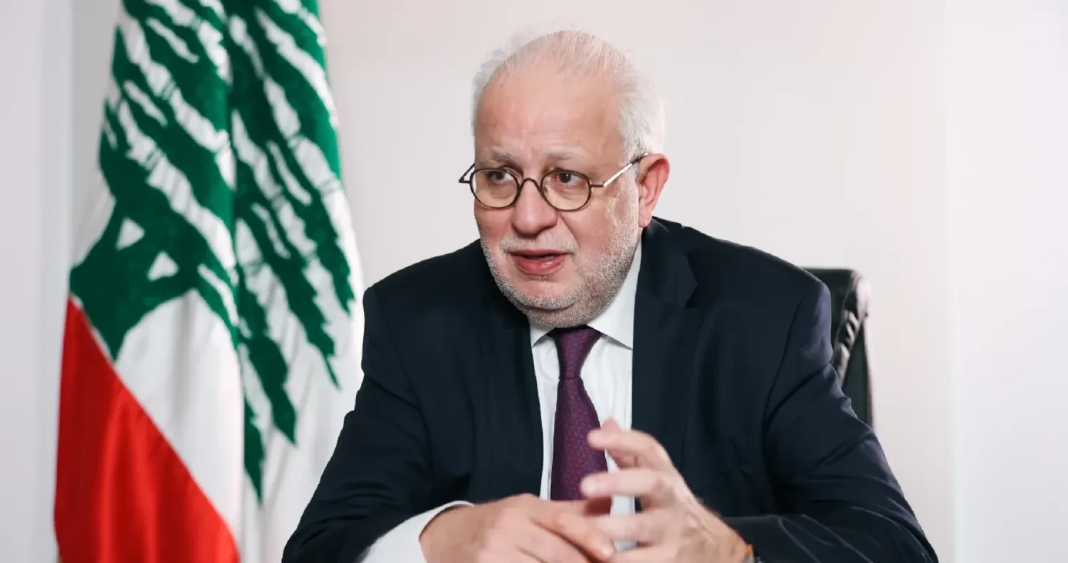 O embaixador saudita no Líbano elogia os esforços do governo na preservação das instituições estatais