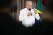 Lula reúne aliados para rediscutir campanha para segundo turno