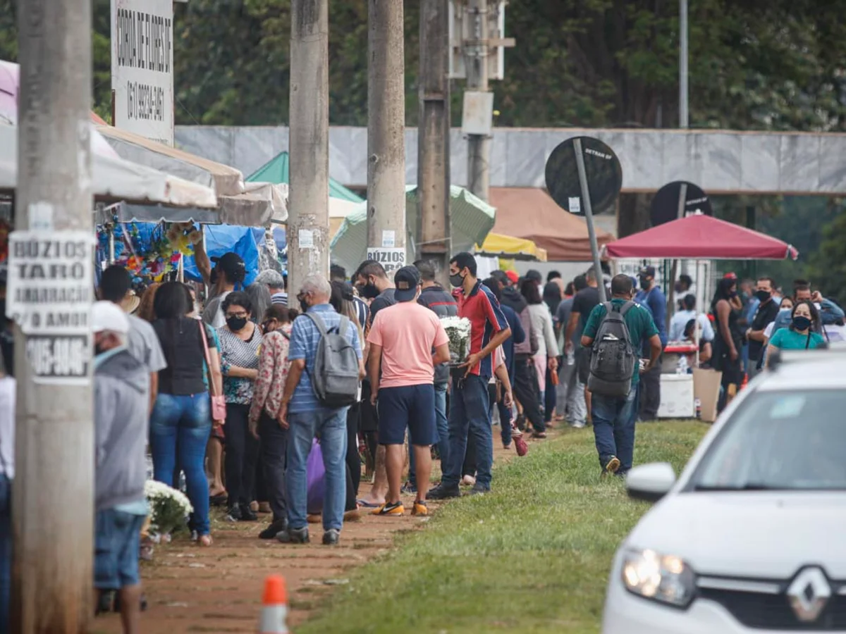 Dia de Finados: GDF abre edital para ambulantes em cemitério na Asa Sul