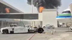O Departamento de Estado dos EUA ordena que alguns funcionários deixem a Arábia Saudita à medida que os ataques se intensificam