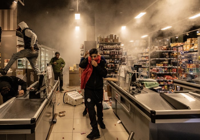 De Paris a Milão: protestos estudantis na Europa – em fotos