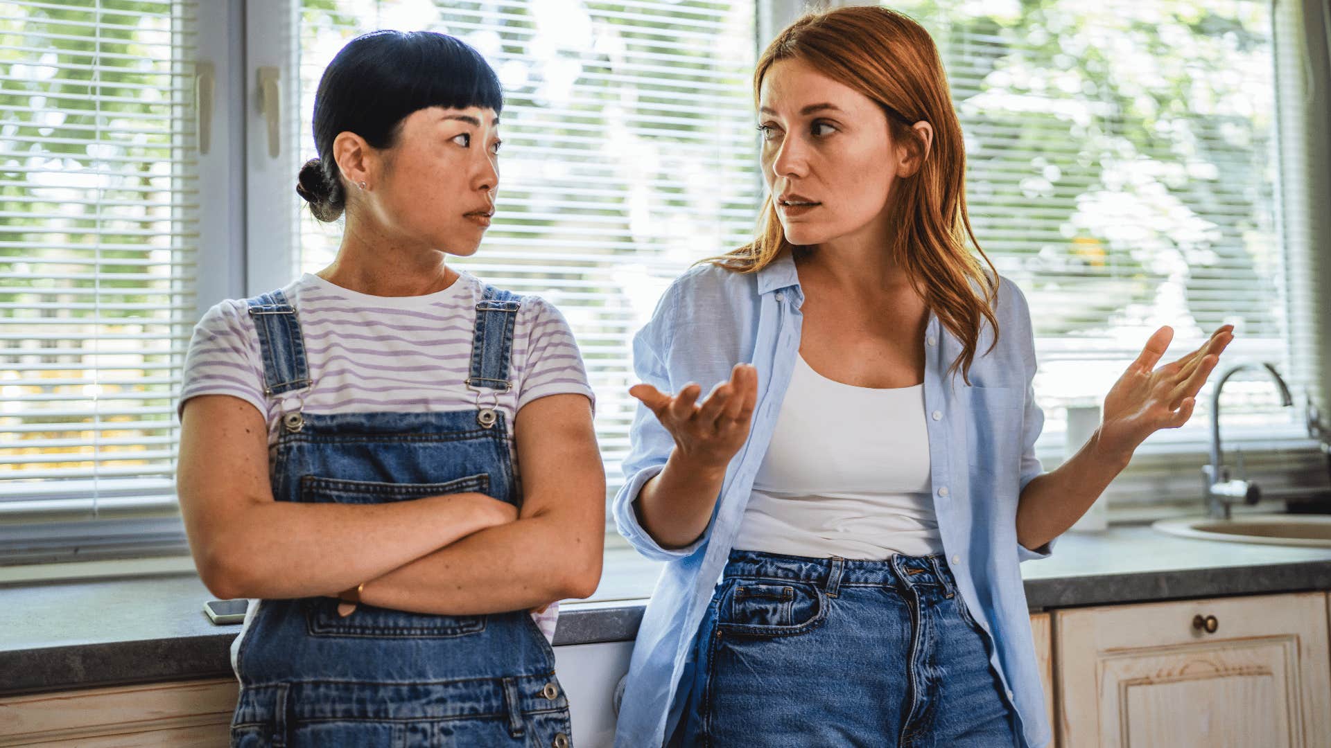 Pessoas com energia zero para falsos amigos geralmente dizem 9 frases na conversa cotidiana