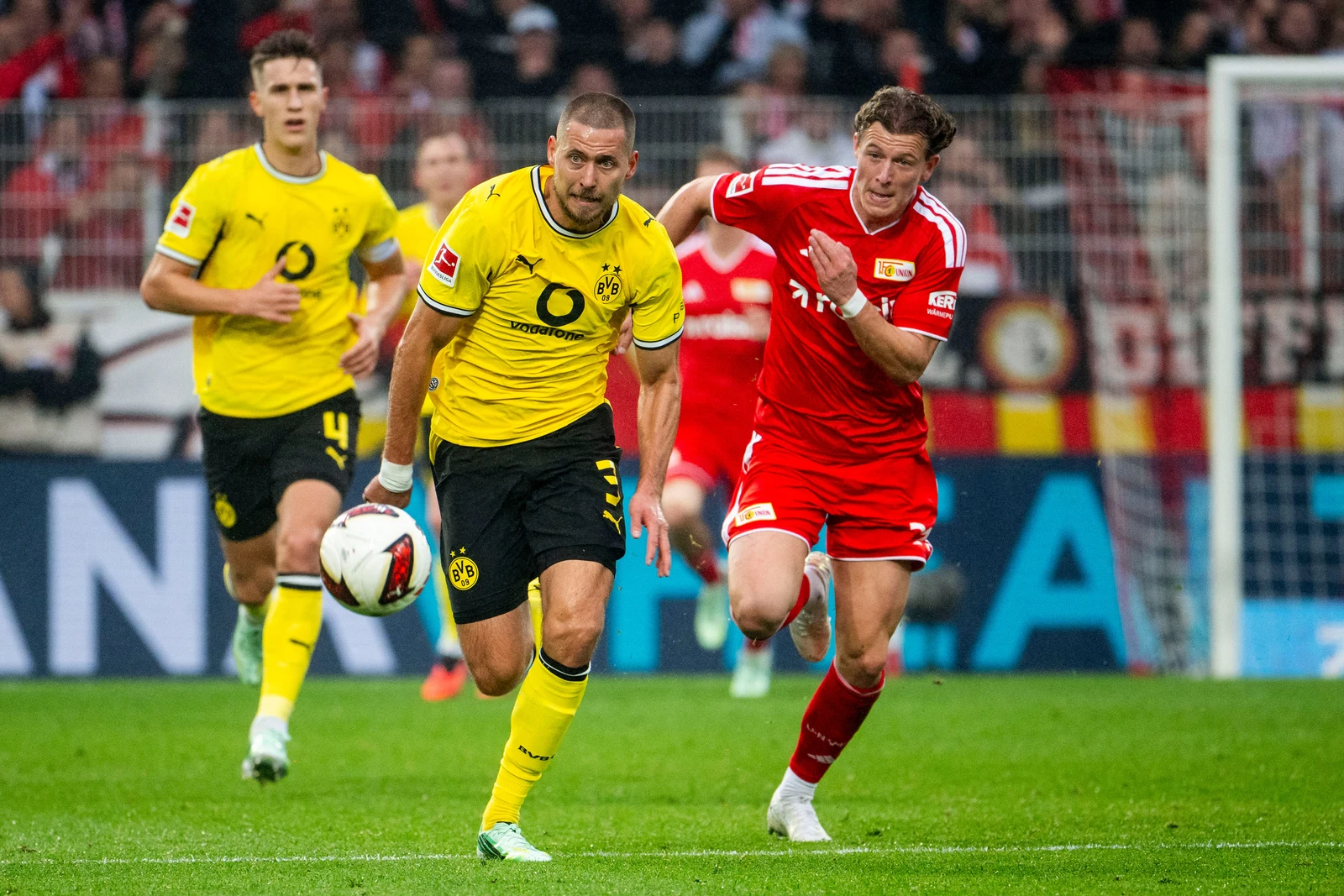 Dortmund go top despite Union Berlin stalemate