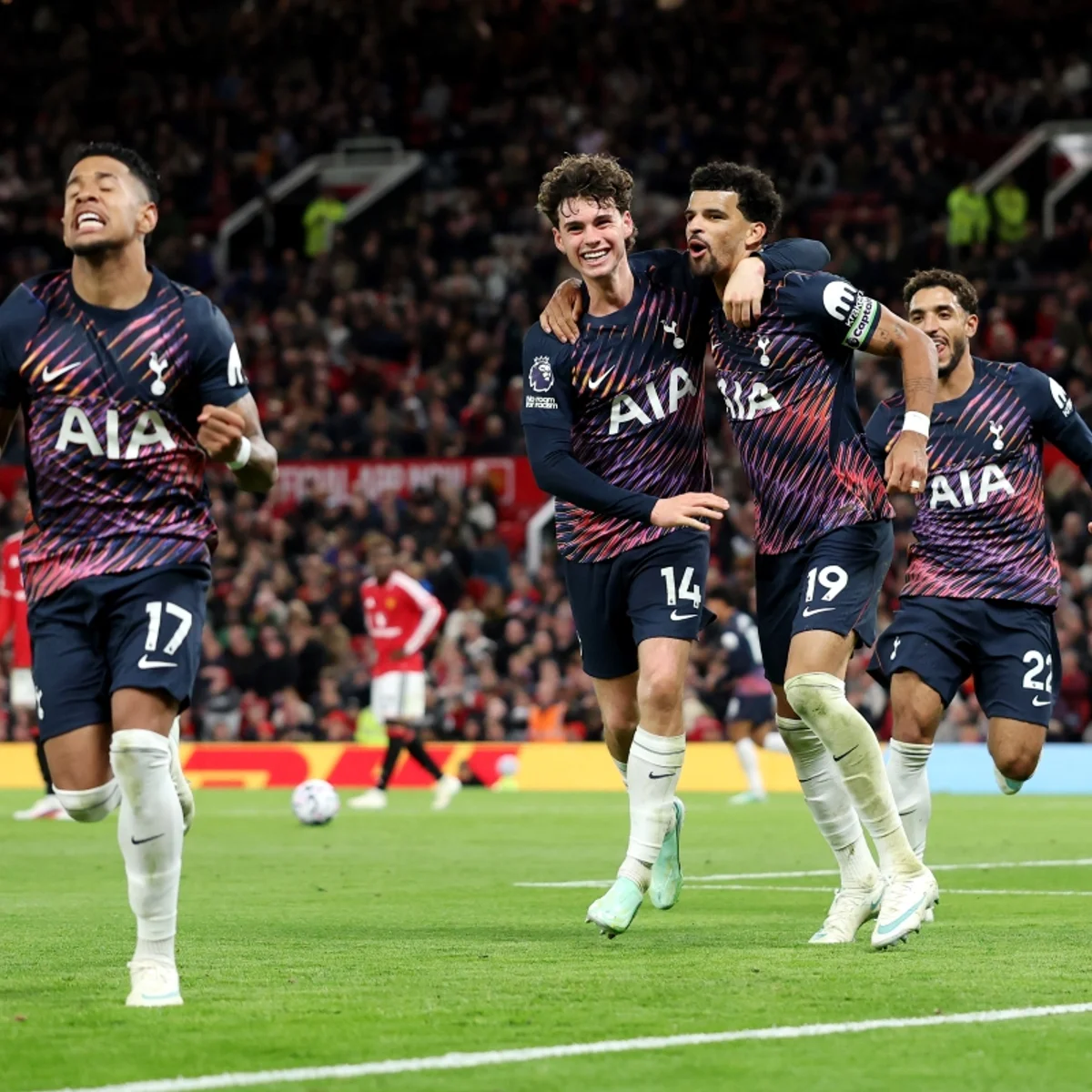 Solanke marca nos acréscimos e Tottenham garante empate com United