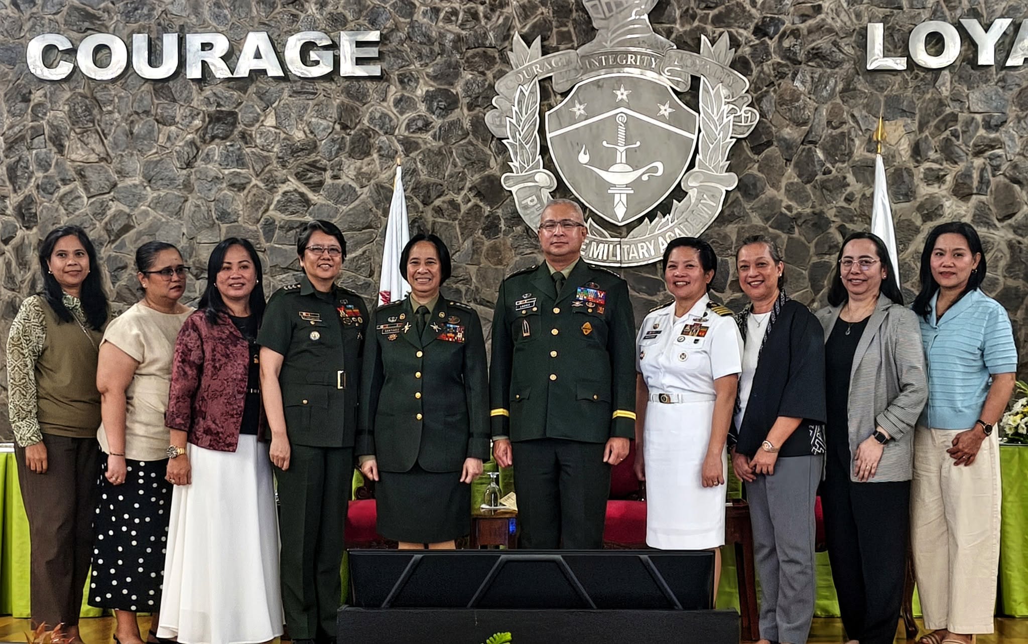 A PMA será uma academia mais branda e gentil, com uma comandante feminina à frente?