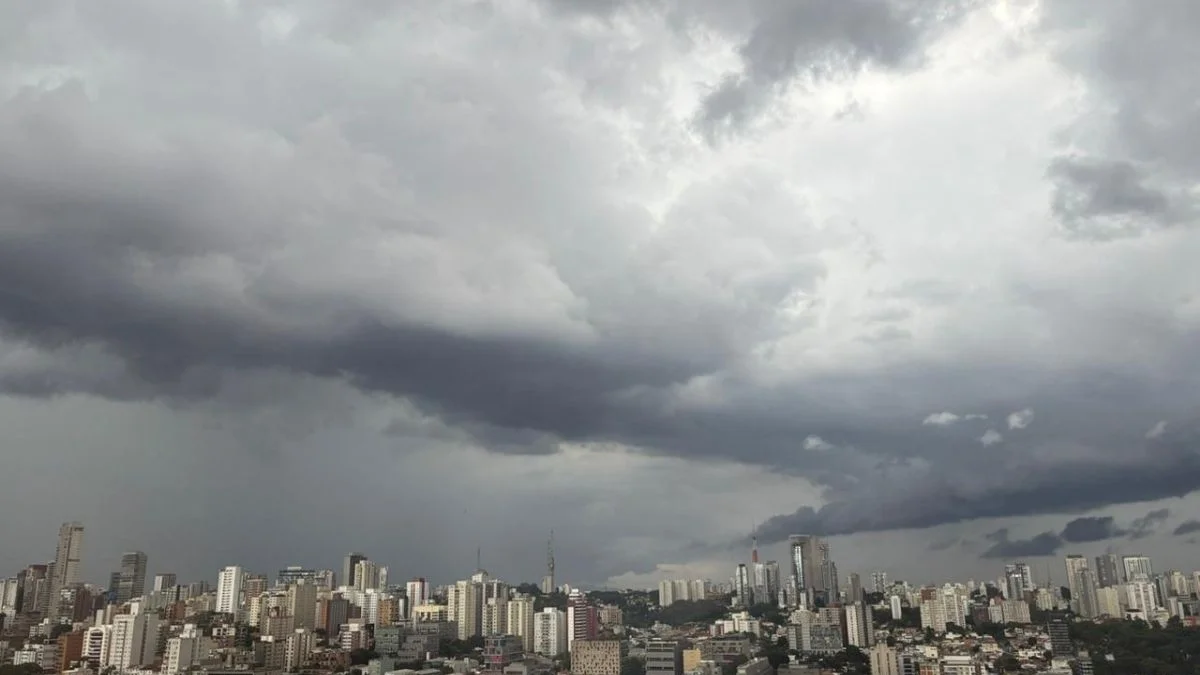 Clima: ciclone extratropical coloca Sul e Sudeste em alerta para temporais