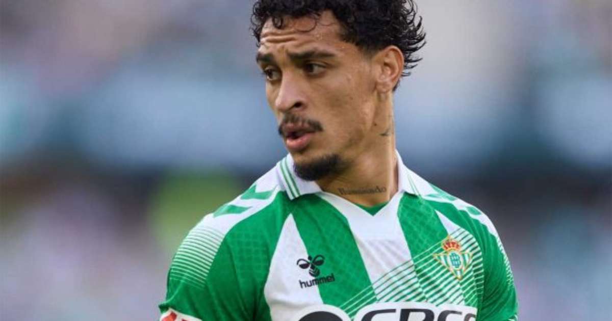 Antony desabafa após ter casa invadida na Espanha: "Raiva e insegurança"