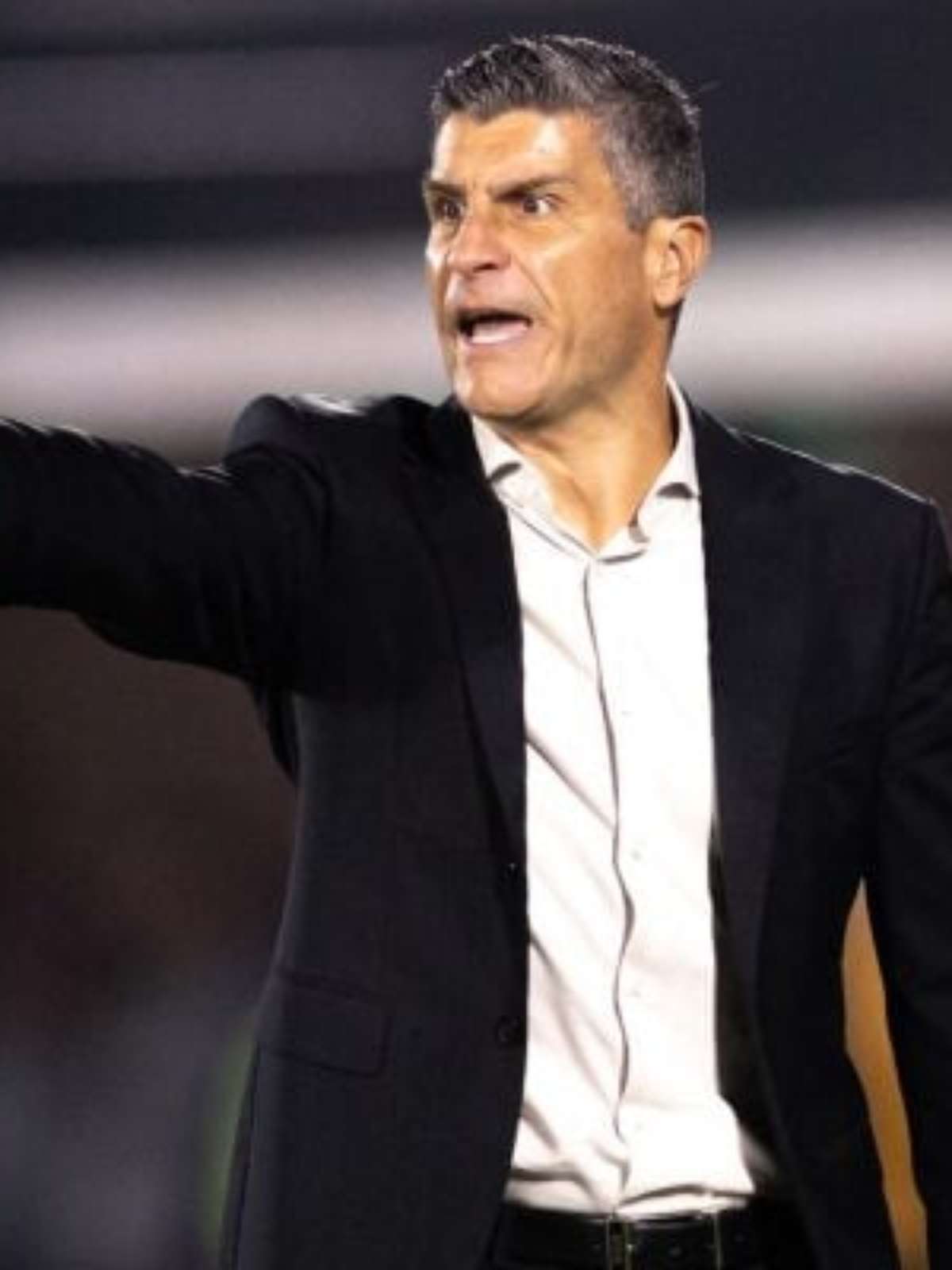Pedro Emanuel diz que Vasco teve "um pouco de sorte" contra o Boca