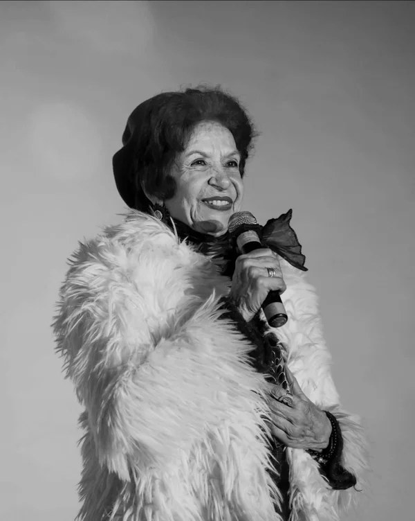 Com legado de cinco décadas no teatro, atriz Pilly Calvin morre aos 74 anos - destaque galeria