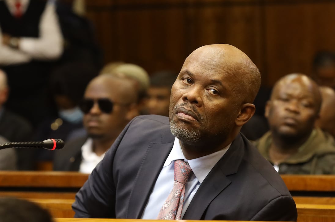Juízo de Shadrack Sibiya: Alegações da socialite contra 'aquele que senta à frente na Madlanga'
