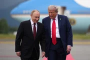 Imagem da matéria: Trump quer cúpula com Putin e Xi para discutir desarmamento nuclear