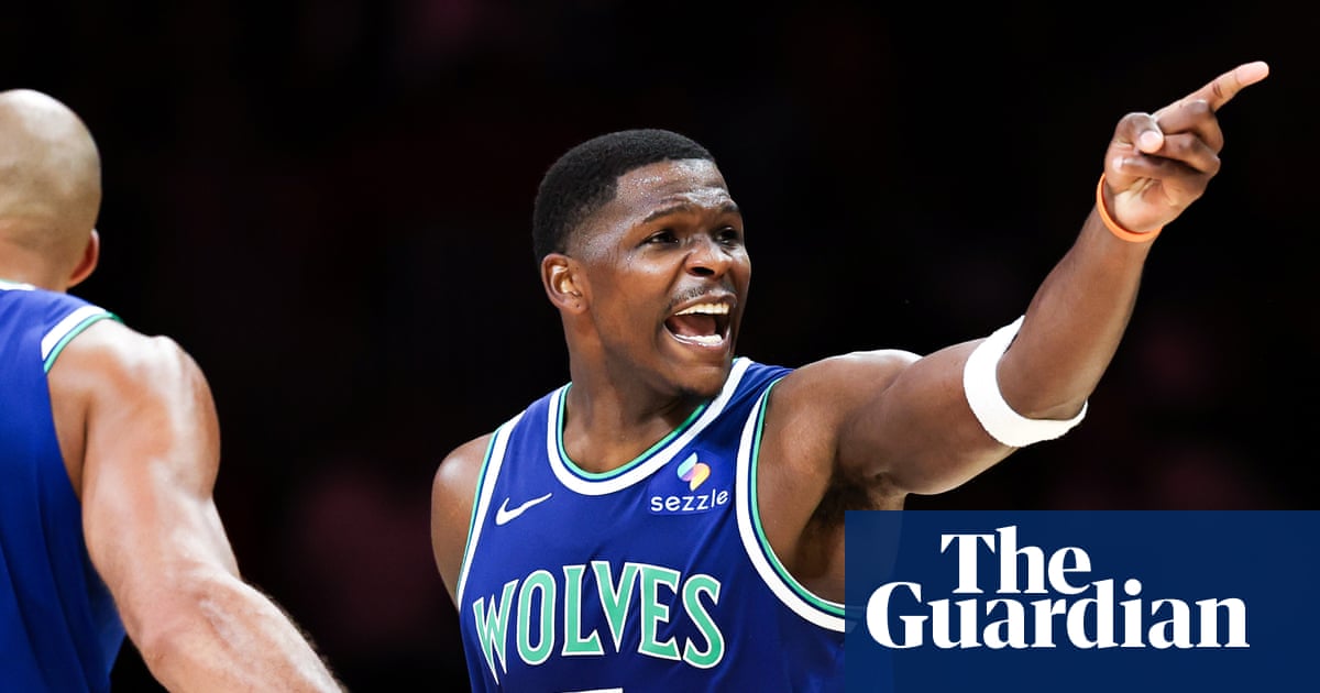Anthony Edwards marca 45 pontos enquanto os Timberwolves estragam a estreia de Giannis Antetokounmpo com o Heat