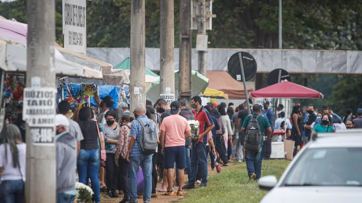 Dia de Finados: GDF abre edital para ambulantes em cemitério na Asa Sul