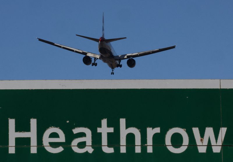 O aeroporto Heathrow do Reino Unido reúne apoio para uma terceira pista enquanto o Parlamento avalia planos de expansão
