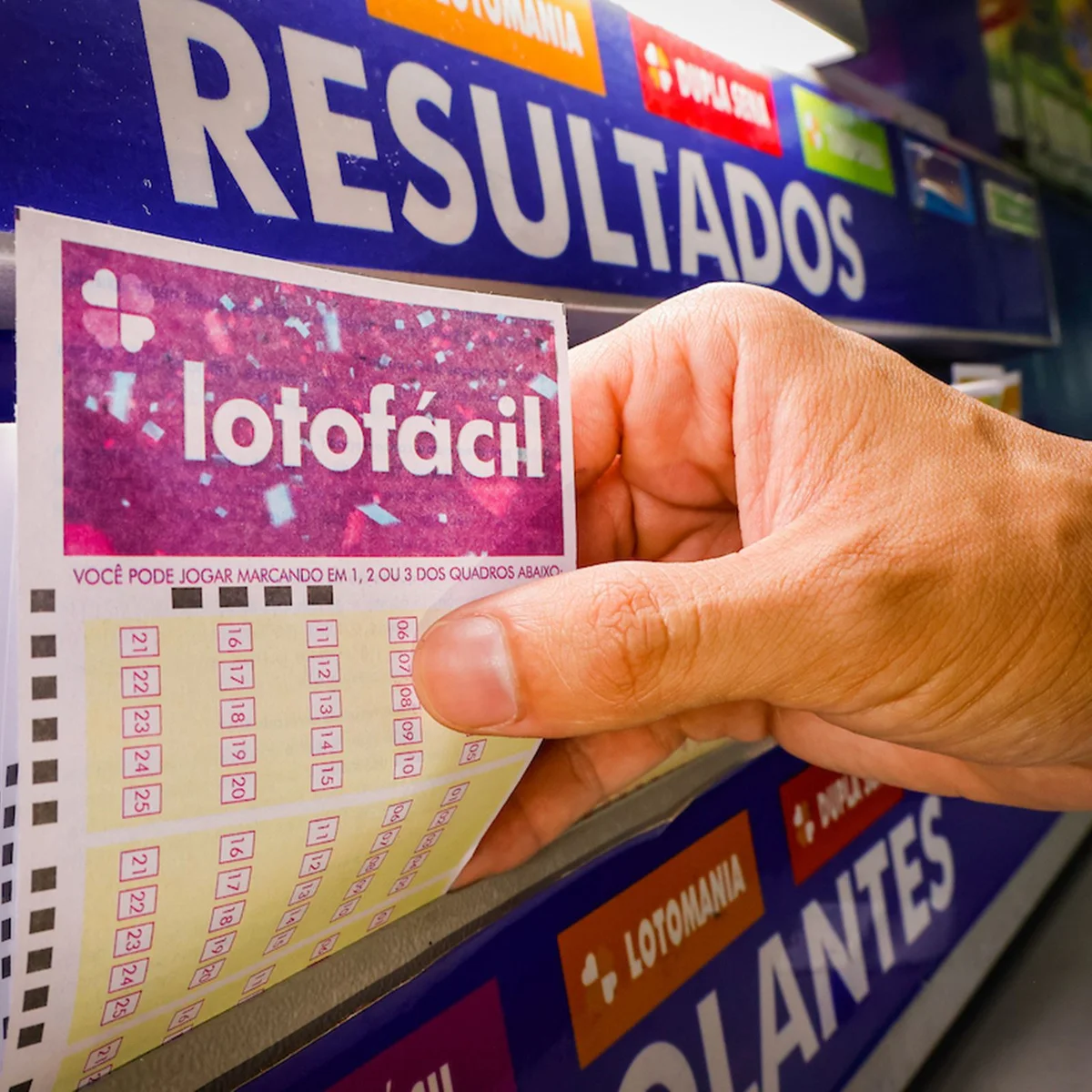 Aposta de MG acerta 15 números da Lotofácil e ganha quase R$ 1 milhão