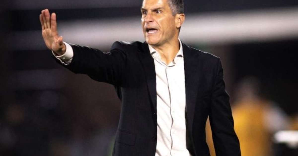 Pedro Emanuel diz que Vasco teve "um pouco de sorte" contra o Boca