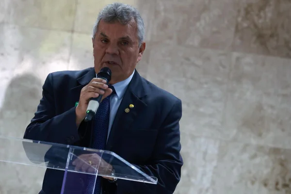Saiba quem é Alberto Fraga, deputado federal reeleito no DF - destaque galeria