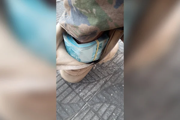 Dinheiro na meia era para comprar votos por R$ 300, dizem cabos eleitorais