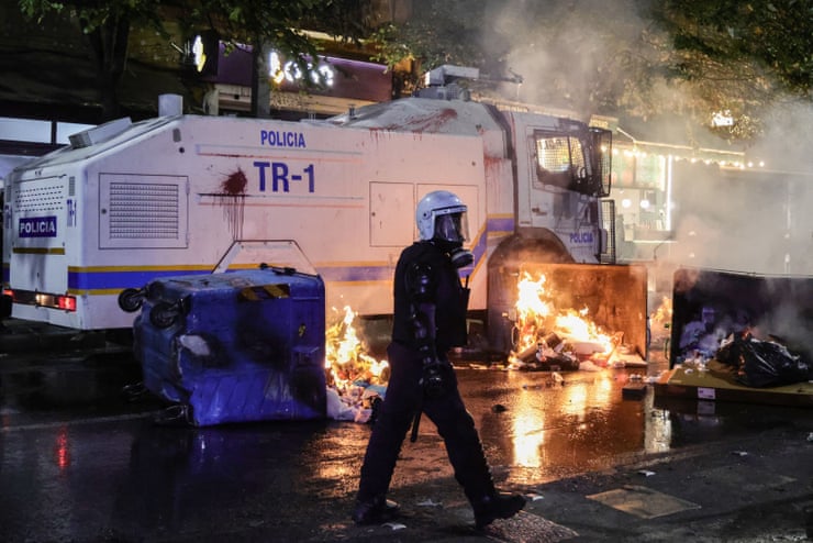 De Paris a Milão: protestos estudantis na Europa – em fotos